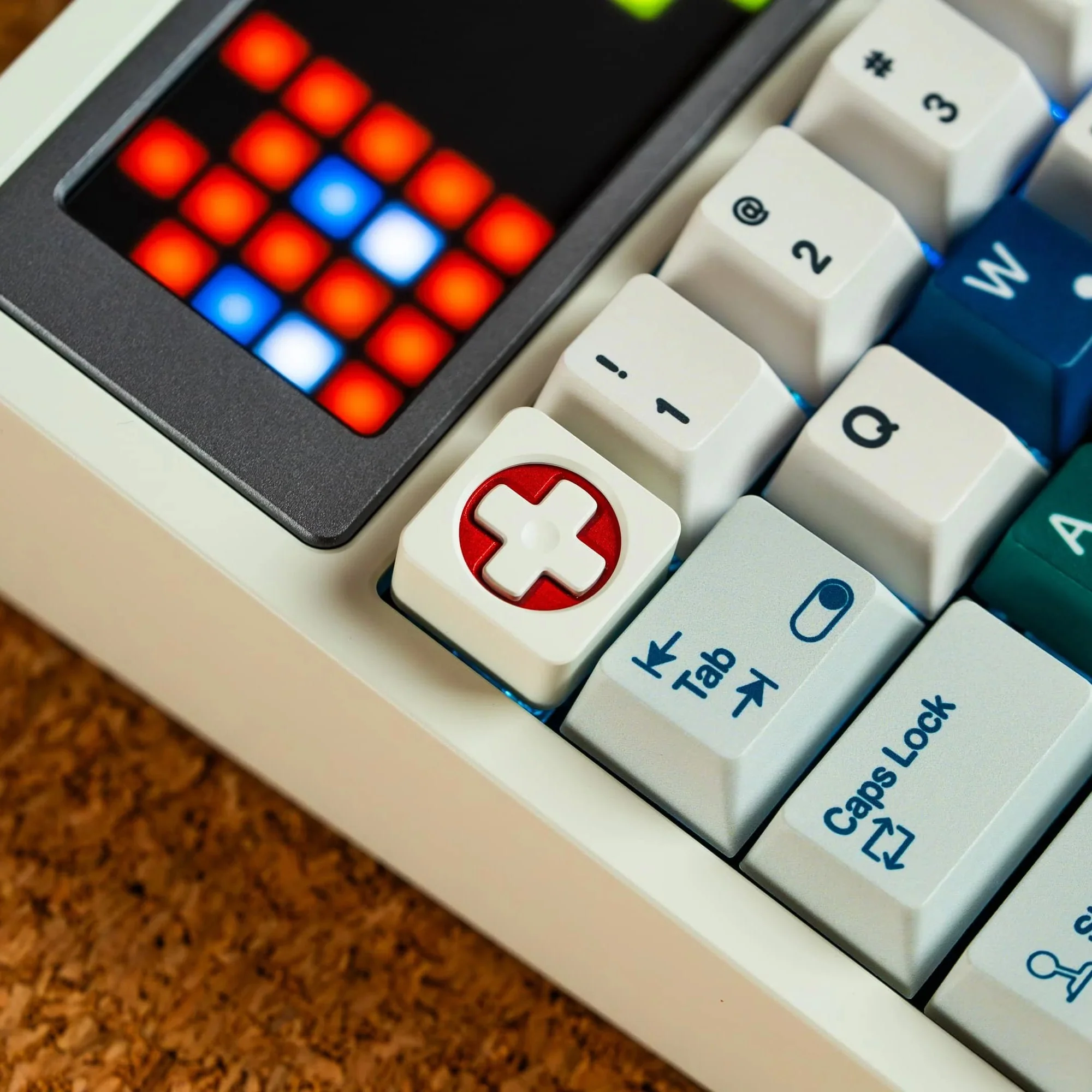 ANGRY MIAO AM RGB 65 Wireless Mechanical Keyboard Bundle - Image 4