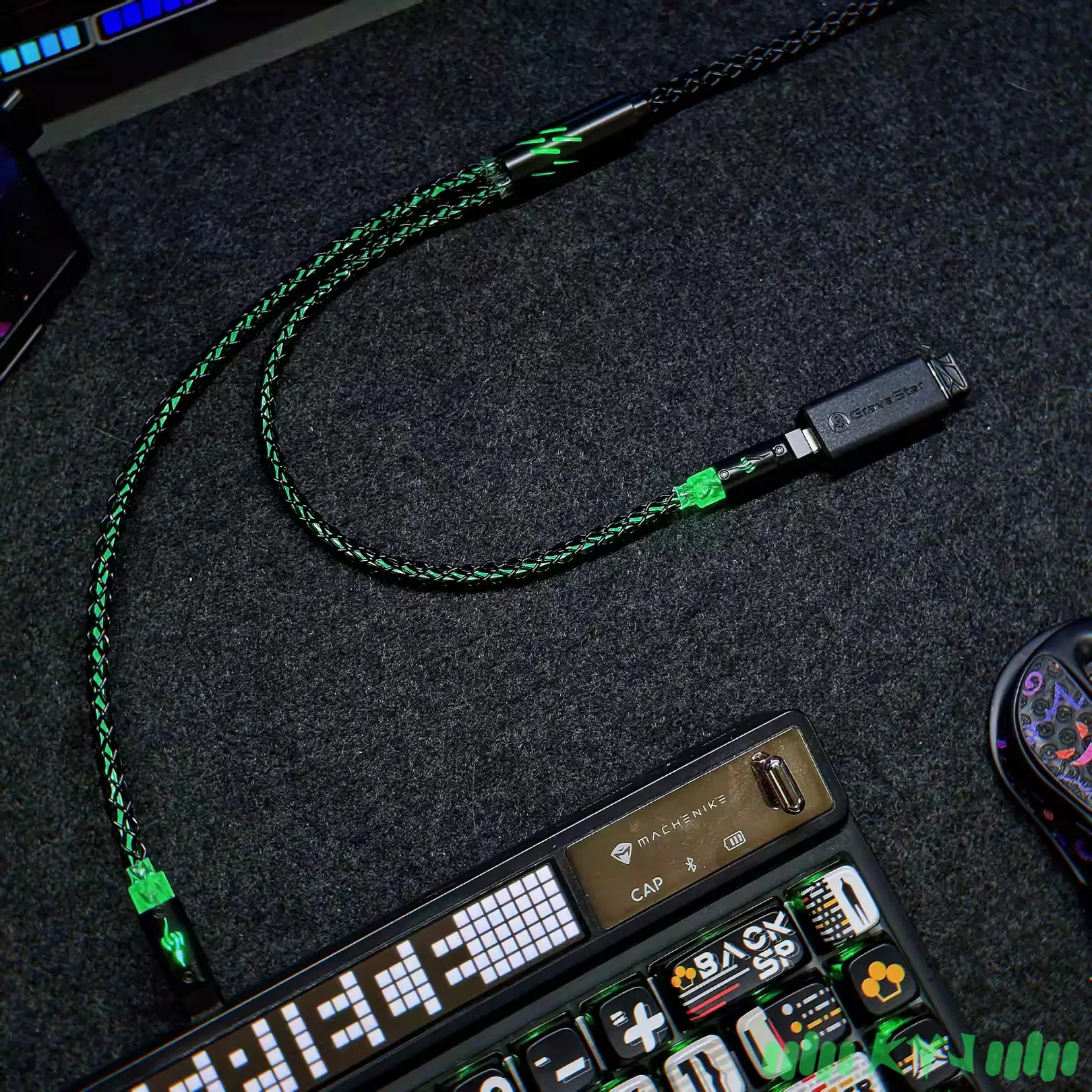 Keydom One-to-Two Connector RGB 8K Cable [With Storage Bag] - Image 6
