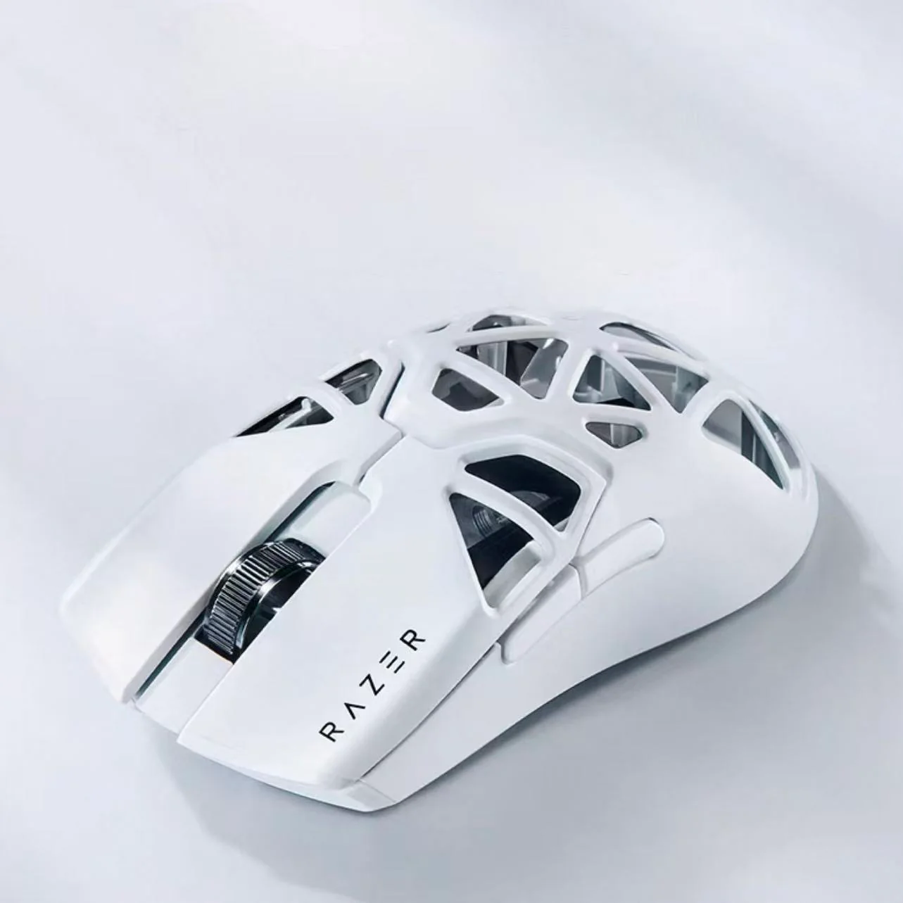 Razer Viper Mini Signature Edition 8K Gaming Mouse - Image 3