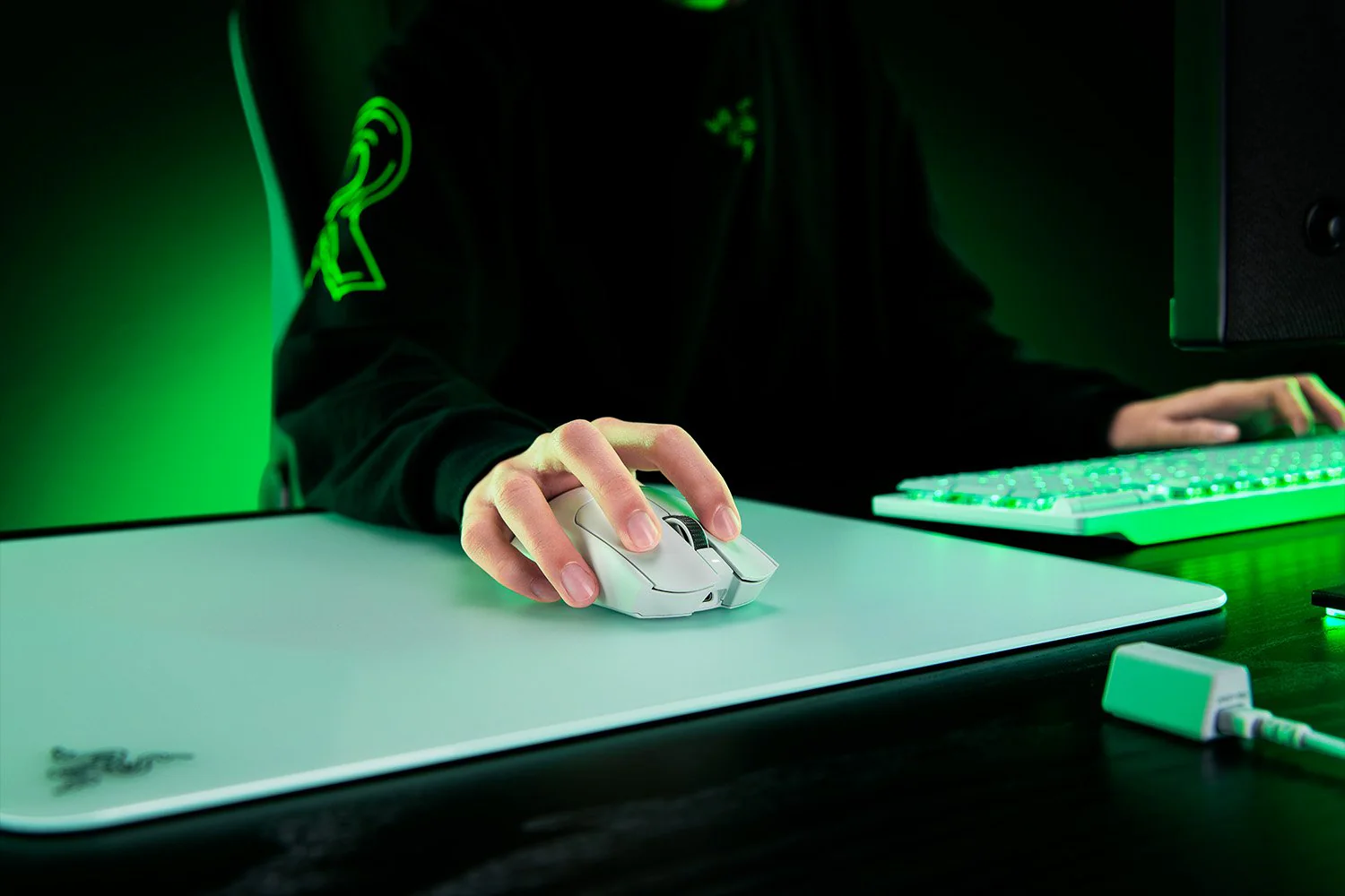 Razer Viper V3 Pro Wireless Gaming Mouse - Image 3
