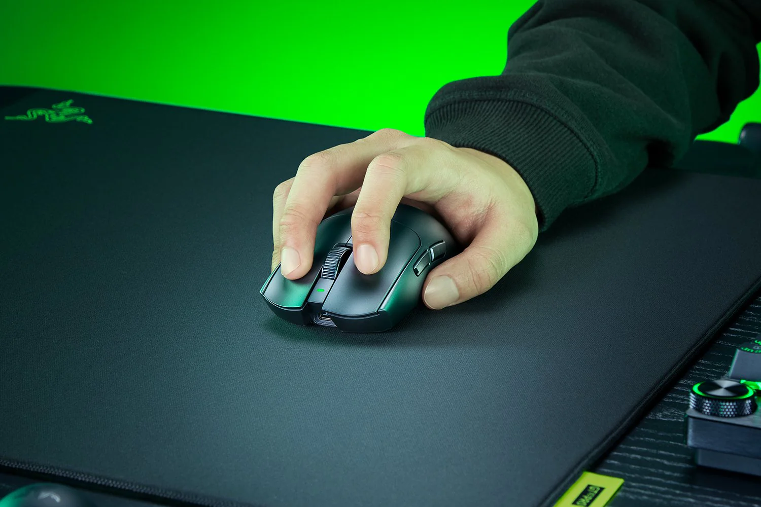 Razer Viper V4 Pro Wireless Gaming Mouse (Pre Order) - Image 5