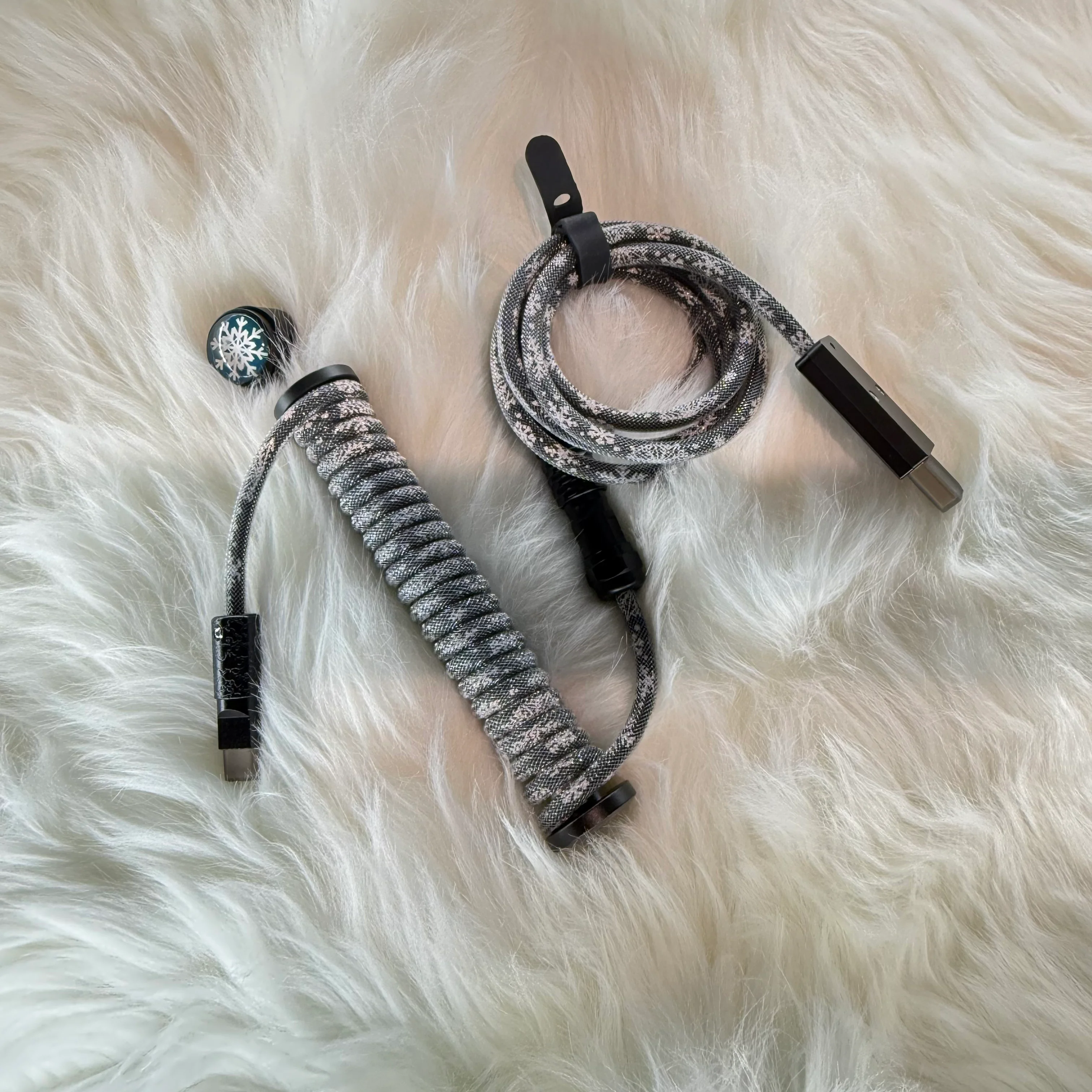 WINS SHOP Coiled USB-C Cable - Image 4